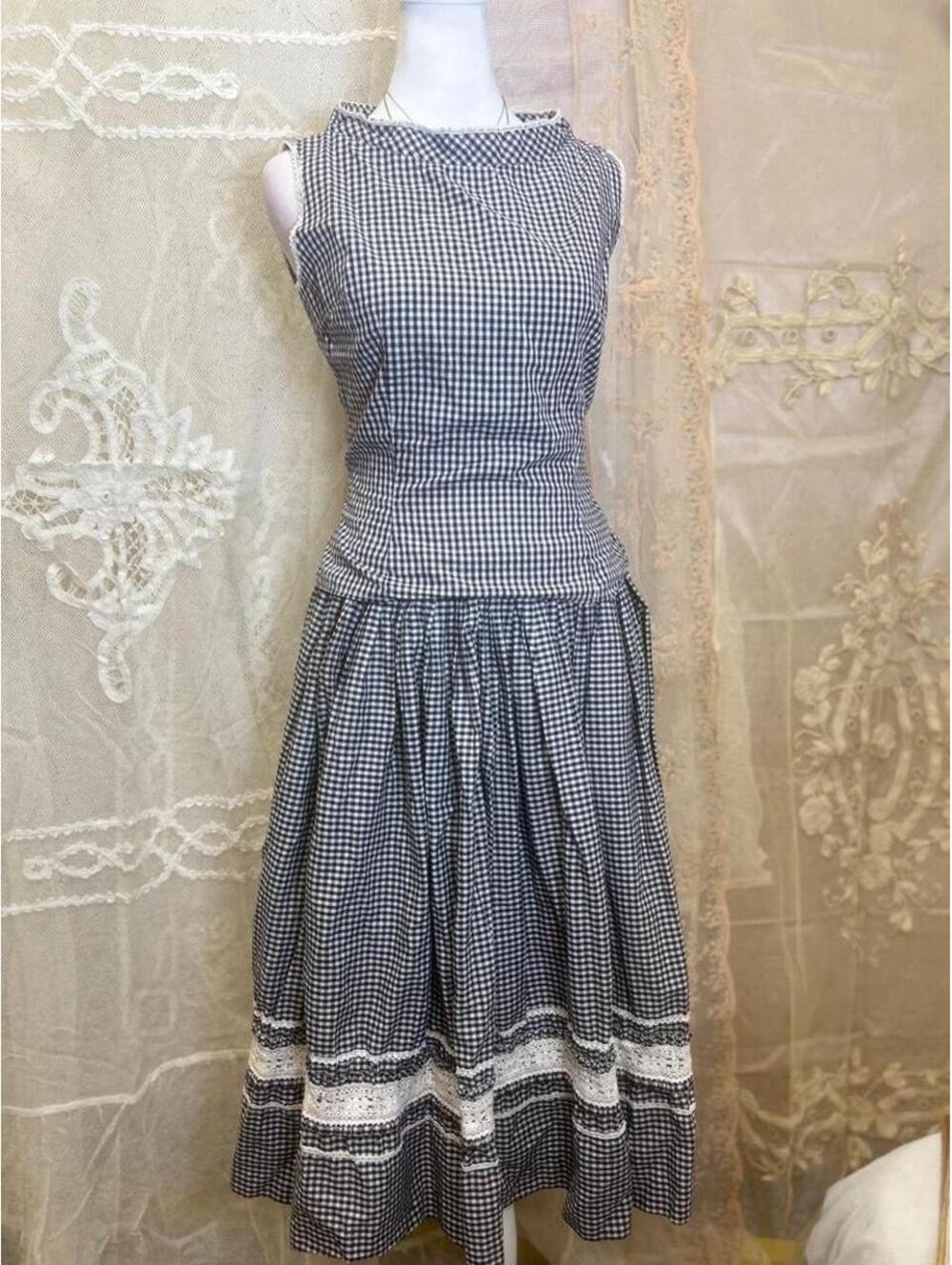 vintage Bobbie Brooks 1950s two piece picnic set midi skirt & box top